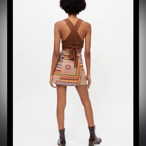 UO Paradise Printed Notched Mini Skirt - Picture 2 of 3